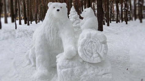 Воронежский снежный скульптор представила последнюю работу в году
