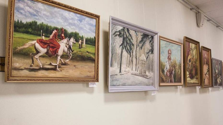 В ВГУ открылась выставка воронежской художницы Елизаветы Пинахиной