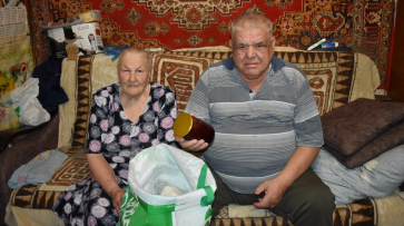 В Лисках супругов-пенсионеров отметили благодарностью главы района за помощь бойцам СВО