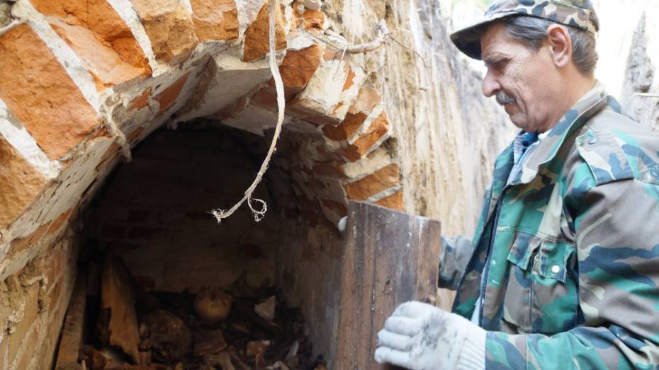 На месте найденных в Верхнем Мамоне останков установят памятный крест
