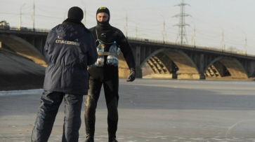 Лед на Воронежском водохранилище достиг безопасной толщины