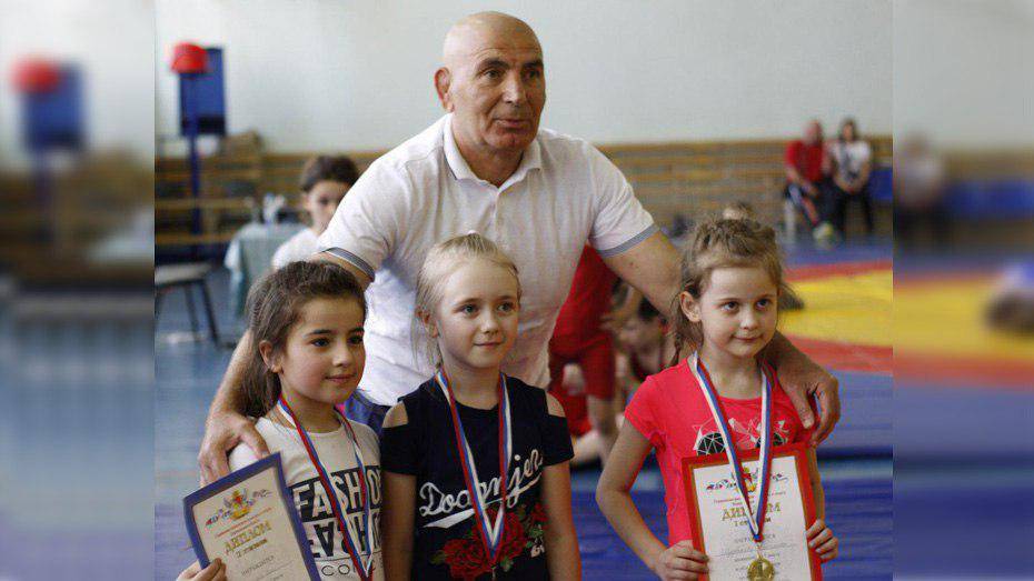 Аннинские борцы завоевали 13 золотых медалей в открытом областном турнире
