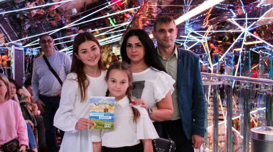 Поворинская семья посетила московский театр по приглашению актера Владимира Машкова