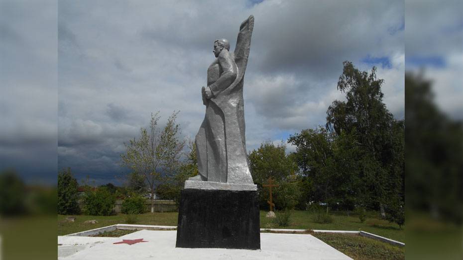 В грибановском селе Васильевка памятник погибшим в ВОВ землякам отремонтируют в 2020 году