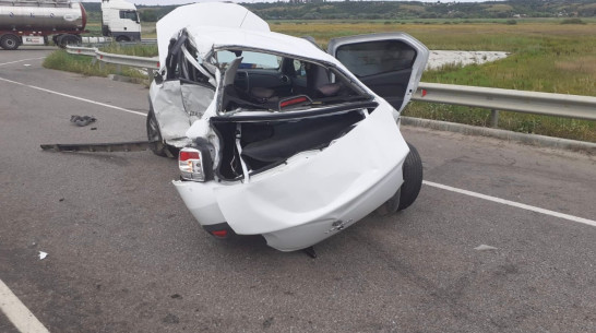 Два человека погибли в ДТП с Renault и Volkswagen в Воронежской области