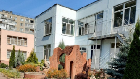 Воронежцы пожаловались на плесень на стенах детского сада