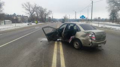 В Воронежской области в ДТП скончался 70-летний водитель «Лады Гранты»