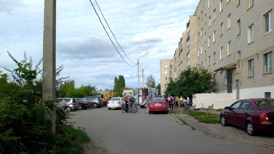 В Борисоглебске из окна дома выпал 4-летний ребенок
