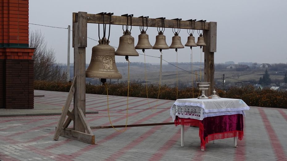 Звонницу нового храма освятили в хохольском селе Староникольское