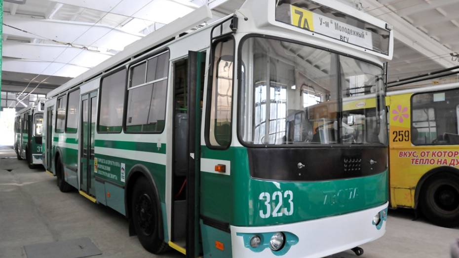Мэрия Воронежа запланировала удешевить проезд в троллейбусах при оплате картой