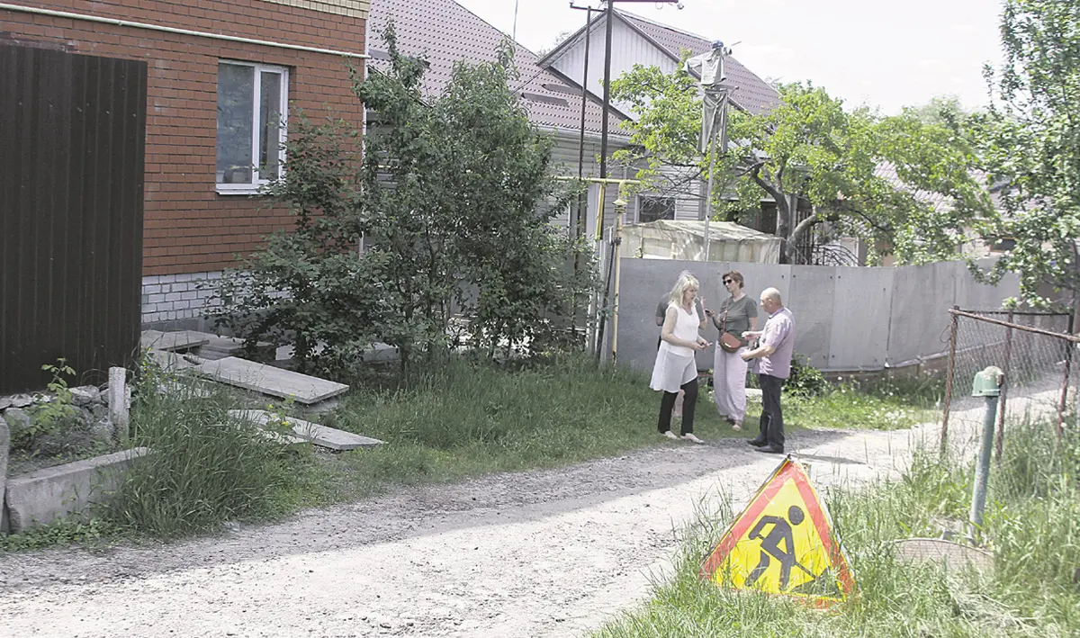 Отравленные отношения. Воронежец химичит во дворе своего дома и портит  жизнь соседям