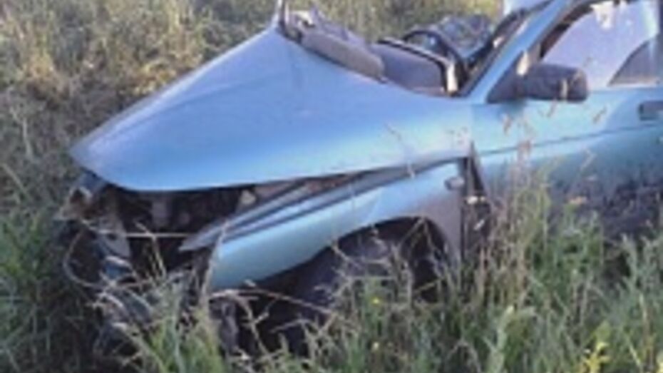 В Воронежской области при столкновении Mazda и «ВАЗ» один человек погиб и двое ранены