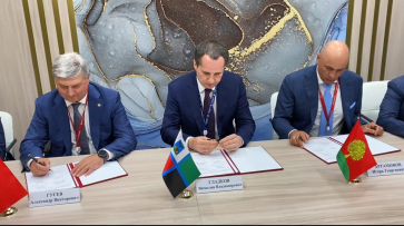 Воронежский губернатор подписал соглашение о сотрудничестве в сфере АПК с 4 соседними регионами