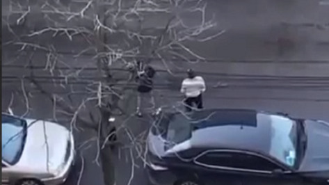 Необычное предложение руки и сердца попало на видео в Воронеже