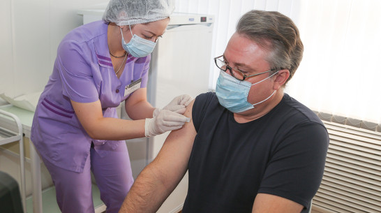 Мэр Воронежа привился от коронавируса