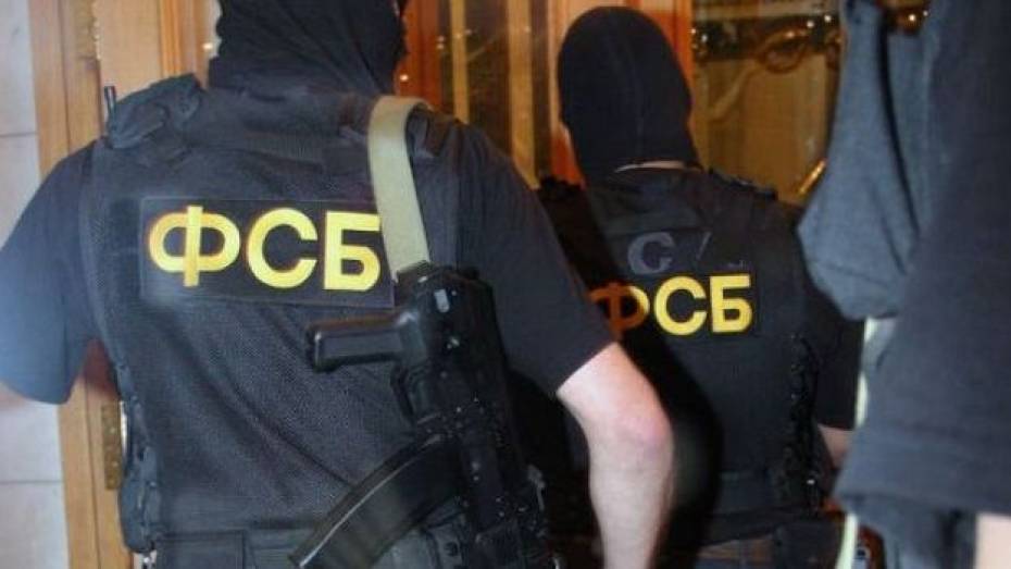 В офисах Воронежской коммунальной палаты сейчас изымают документы и системные блоки