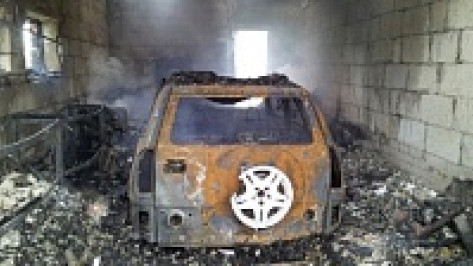 В богучарском селе сгорел гараж с «Нивой Шевроле»