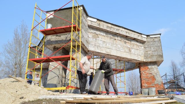 В Эртиле начали ремонтировать мемориал погибшим воинам