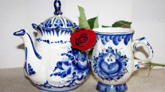 В Воронеже открылась выставка произведений народного промысла «Гжель»