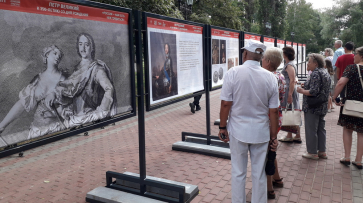 Выставка под открытым небом в честь 350-летия Петра I открылась в Россоши