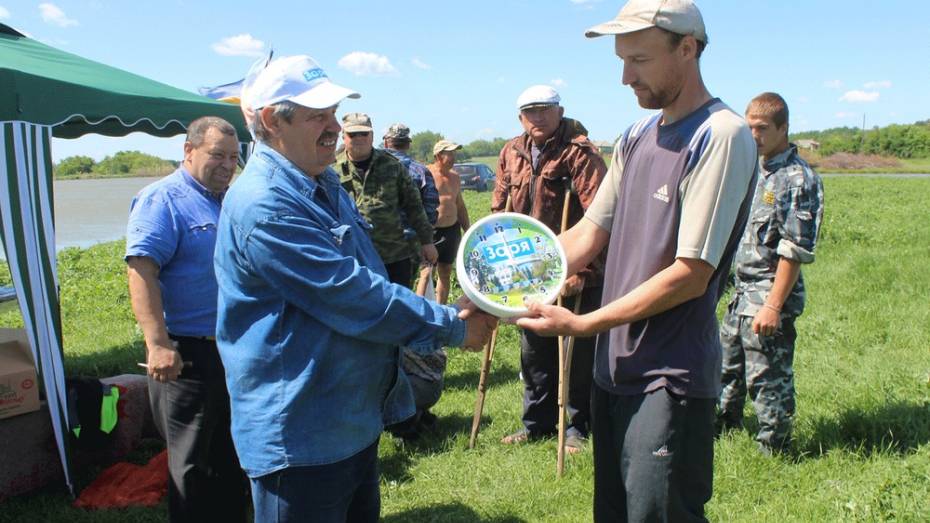 В Таловском районе журналисты пригласили селян на рыбалку