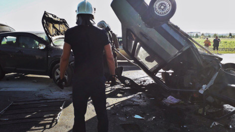 В Воронеже при столкновении легковушек 2 человека погибли и 2 пострадали