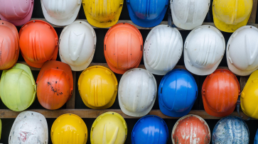 Замедление темпов найма и профессиональные перетоки. Эксперты – о новых трендах на рынке труда