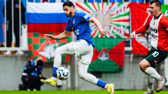 Воронежский «Факел» покинул центральный защитник Райан Сенхаджи