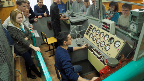 Правительство направило еще 480 млн рублей на выплаты кураторам групп в техникумах