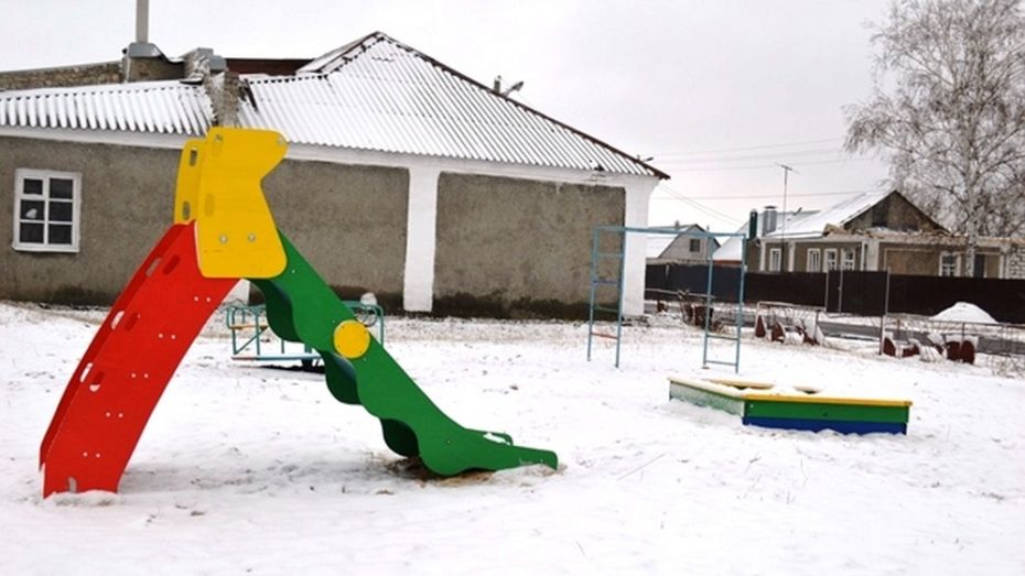 В микрорайоне Новой Усмани открыли детскую площадку