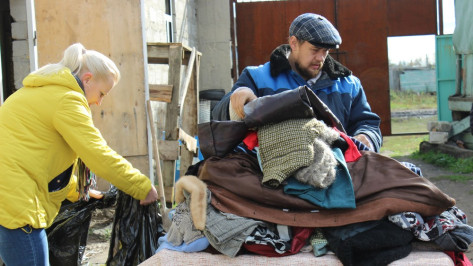 Таловчане собрали вещи для 37 многодетных и малообеспеченных семей