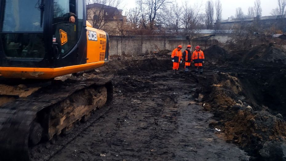 Оставившую квартал без воды коммунальную аварию ликвидировали в Воронеже
