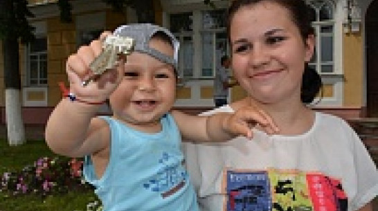 В Богучарском районе 27 детей-сирот заселятся в собственные квартиры