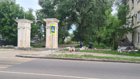 В Воронеже начали реконструкцию входной группы сквера завода имени Тельмана