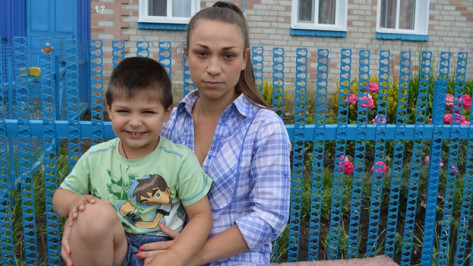 Временные переселенцы из украинской Макеевки нашли приют в репьевском селе 