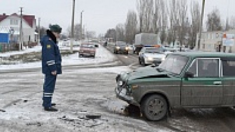 В Грибановском районе после первого снегопада за один день произошло сразу три ДТП