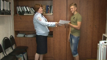 Воронежские полицейские вручили первую памятку о безопасном селфи продвинутому руферу