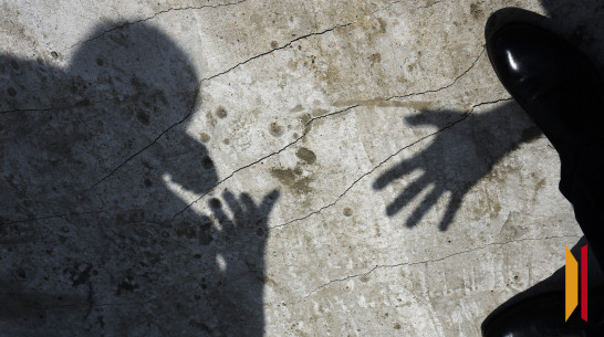 Компания пьяных подростков ночью устроила драку под окнами многоэтажки в Воронеже