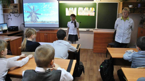 В Семилукском поселке школьникам рассказали об уходе за зубами