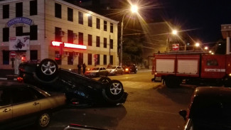 В центре Воронежа перевернулась иномарка Audi Q7