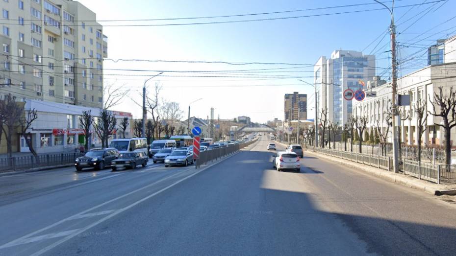 В Воронеже отключили светофоры на оживленном перекрестке Московского проспекта