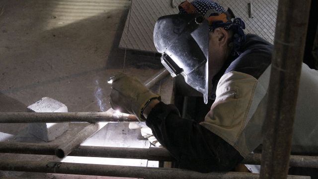 Уголовные дела заставили воронежских работодателей погасить долги по зарплате на 122 млн