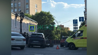 В центре Воронежа автомобиль сбил курьера