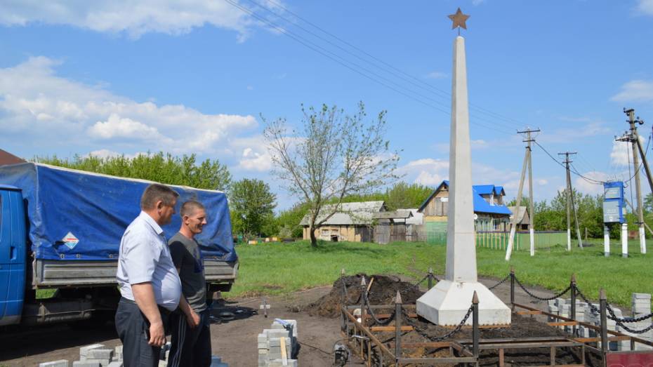 В терновском селе Бабино построили памятник землякам-фронтовикам