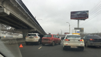 В Воронеже ДТП парализовало движение на Северном мосту