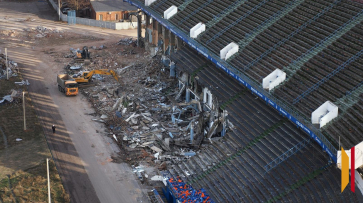 На Центральном стадионе профсоюзов полностью снесли Северную трибуну: фоторепортаж РИА «Воронеж»