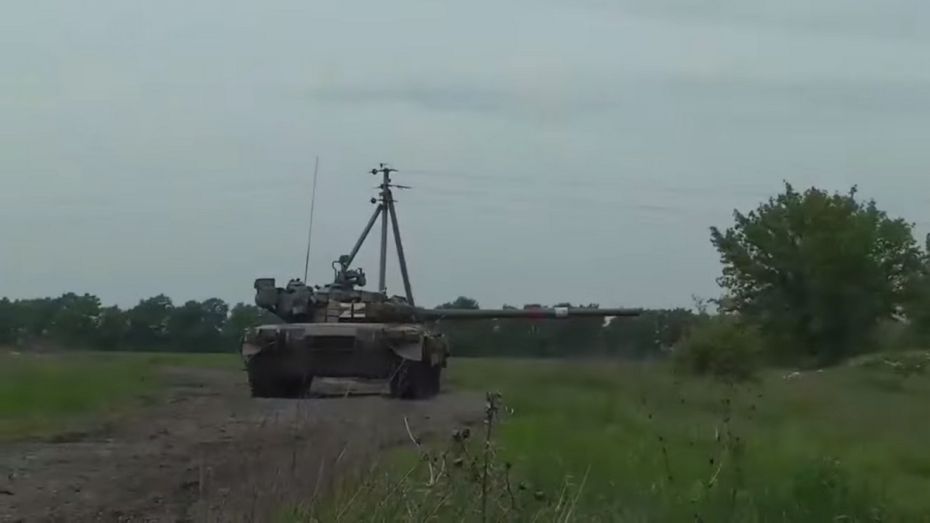 Героизм командира танка из Воронежской области отметили в ходе СВО