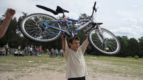 В Воронеже на велопробеге Победы разыграют «губернаторский» велосипед