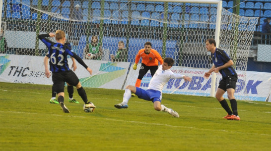 «Факел» победил «Шинник» в Воронеже