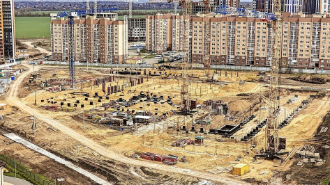 Воронежцам рассказали, как продвигается строительство школы почти за 3 млрд рублей в Шилово